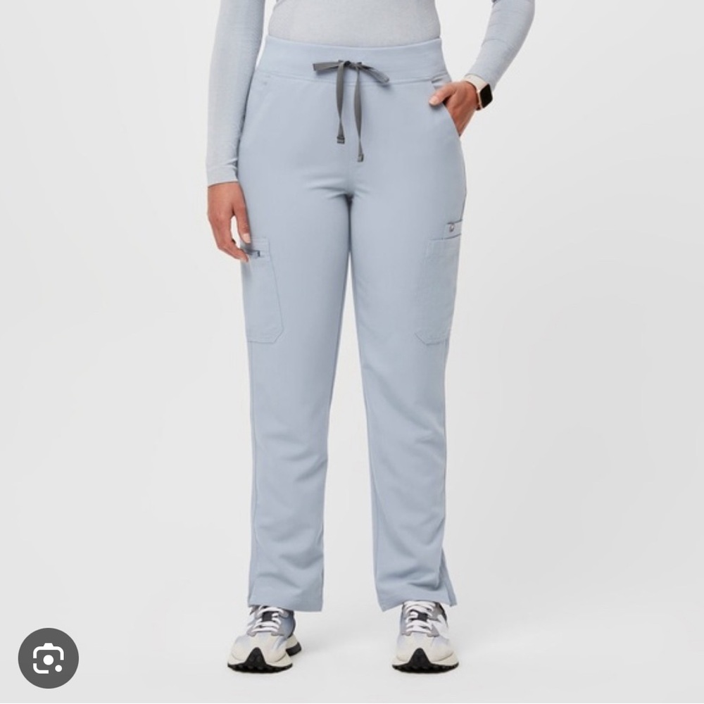BNWT Figs dusty blue Yola high waist pant. Medium tall
